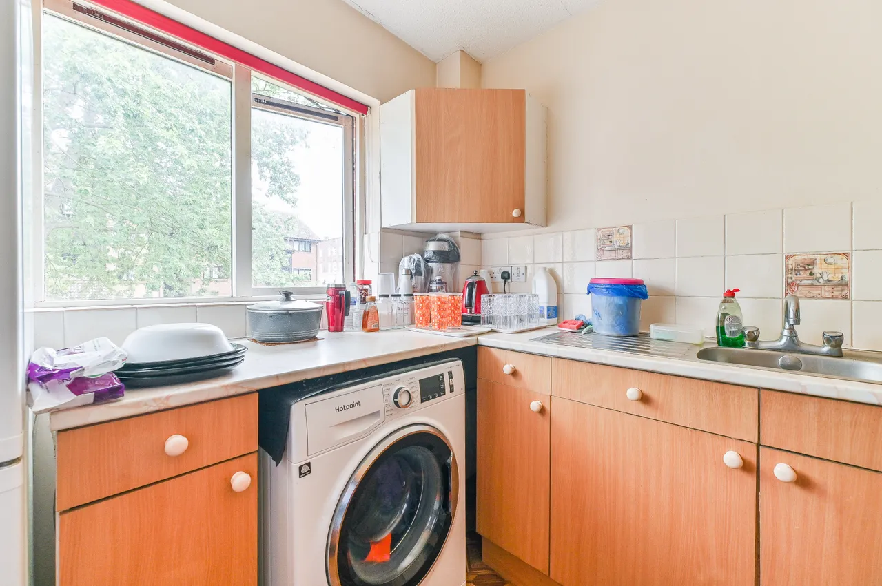 70 St Christophers Gardens, Thornton Heath, photo 5
