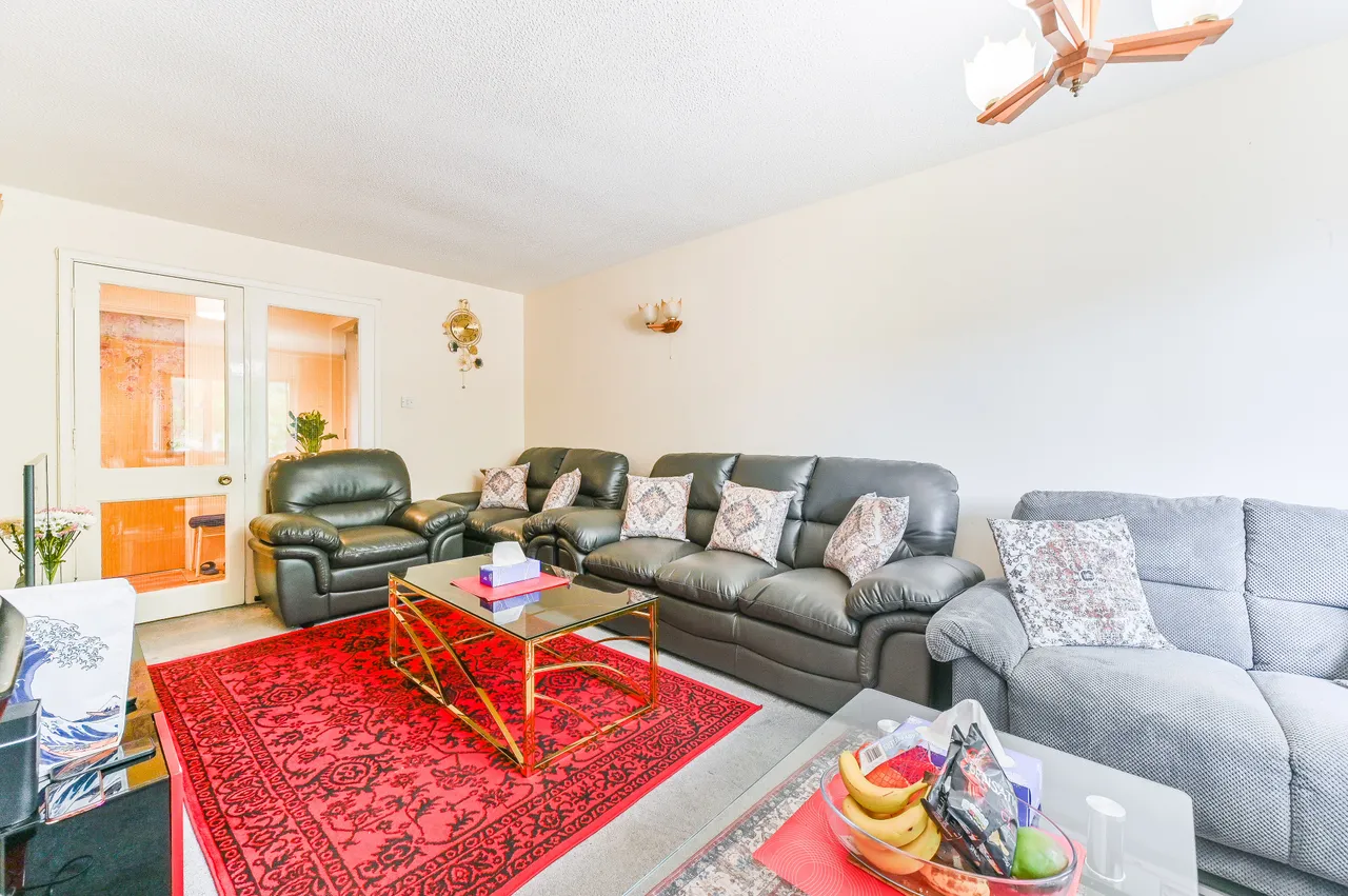 70 St Christophers Gardens, Thornton Heath, photo 3