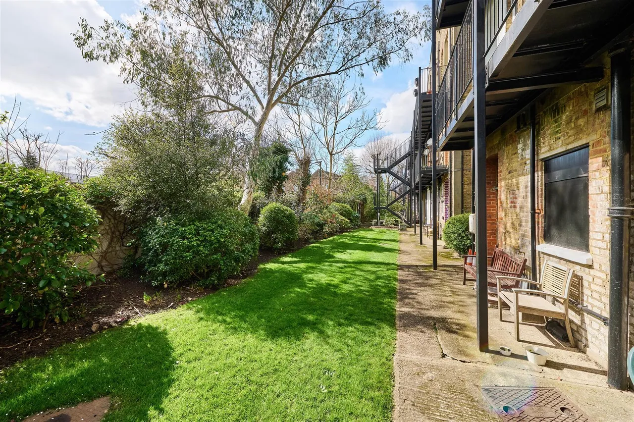 Upper Richmond Road West, East Sheen, SW14, photo 10