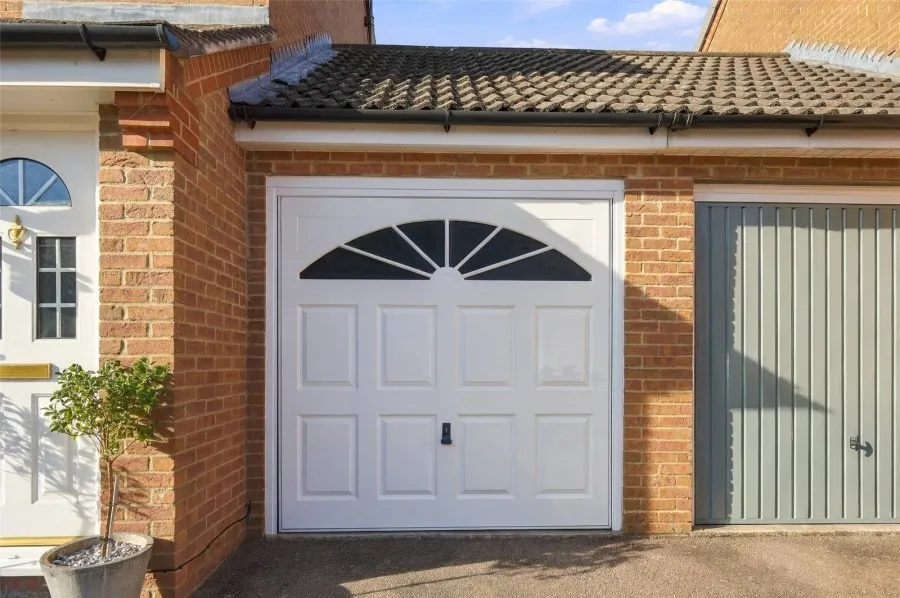 with 2 bedrooms in Church Langley, Harlow, CM17, photo 16