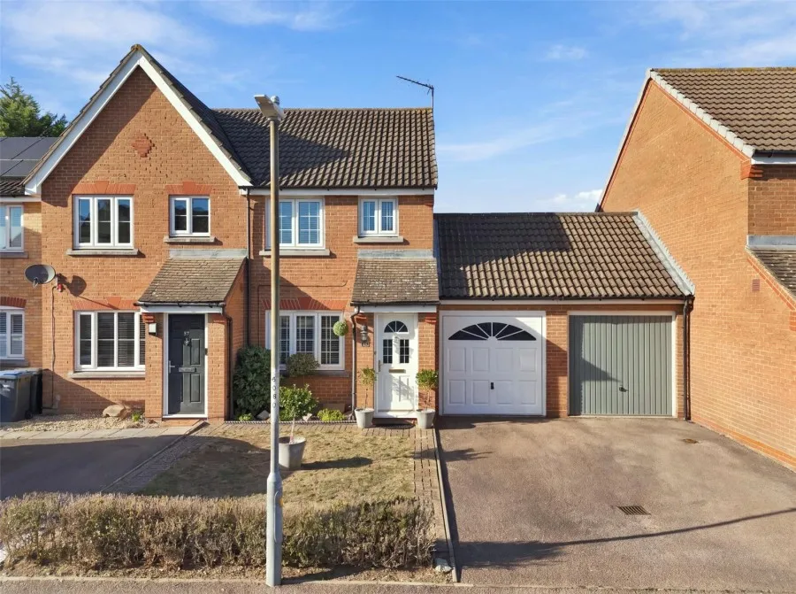 with 2 bedrooms in Church Langley, Harlow, CM17, photo 12