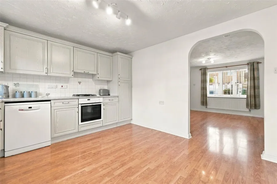 with 2 bedrooms in Church Langley, Harlow, CM17, photo 13