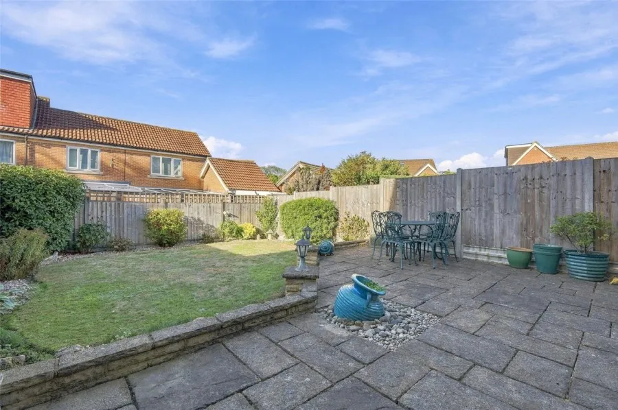 with 2 bedrooms in Church Langley, Harlow, CM17, photo 8