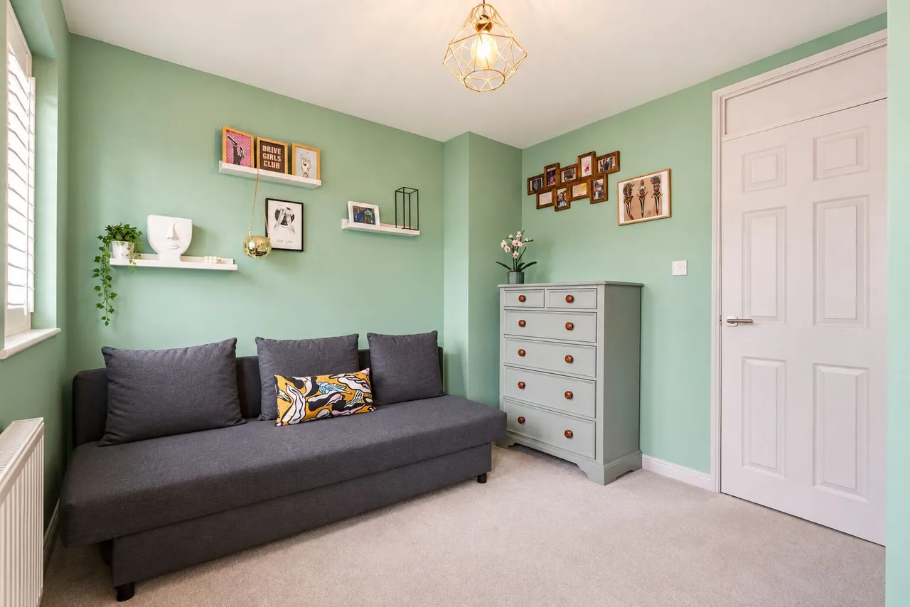 Kingfisher Close, Wheathampstead, AL4, photo 9