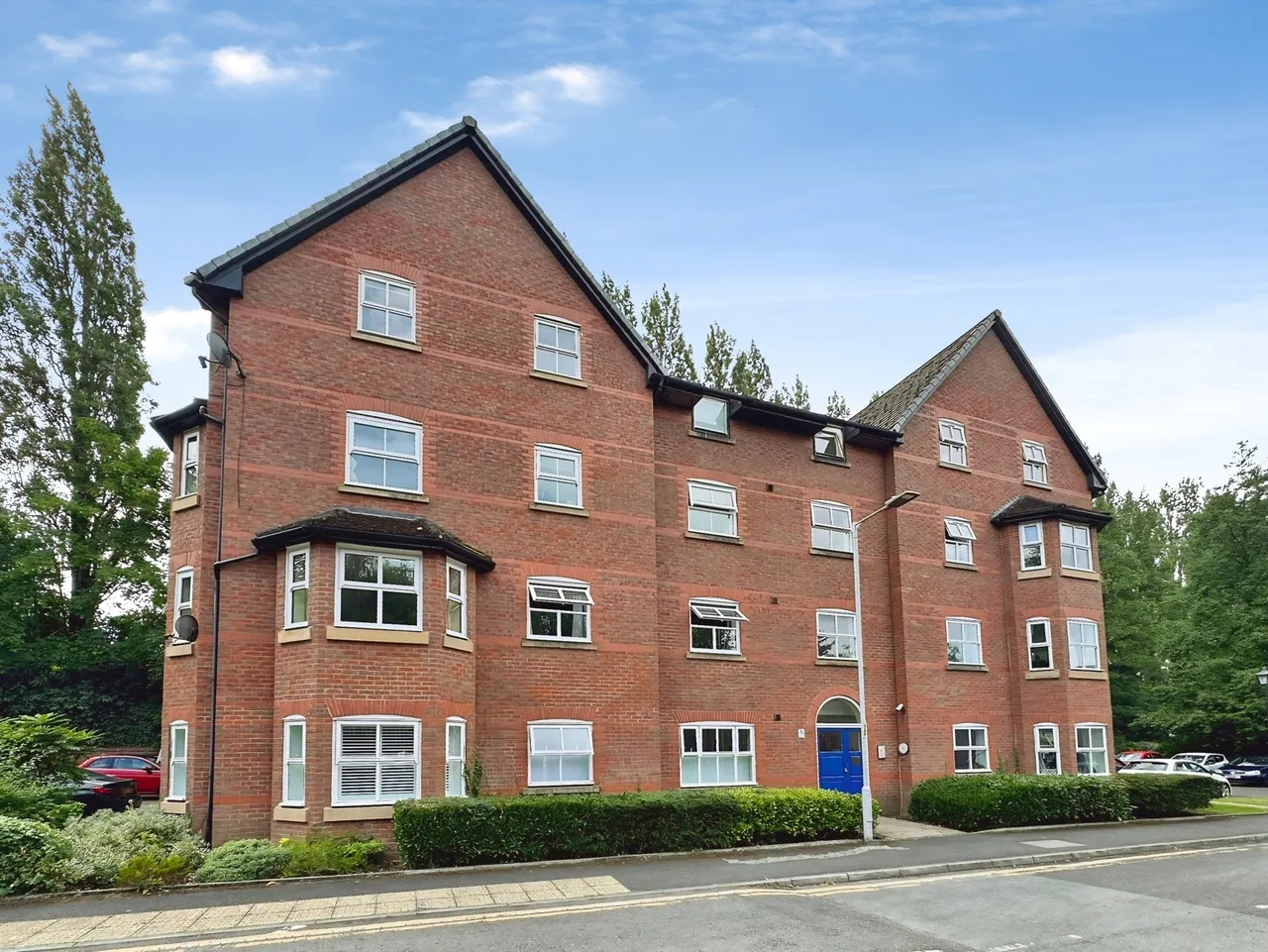 2 bed flat for sale, Olive Shapley Avenue, Didsbury, M20