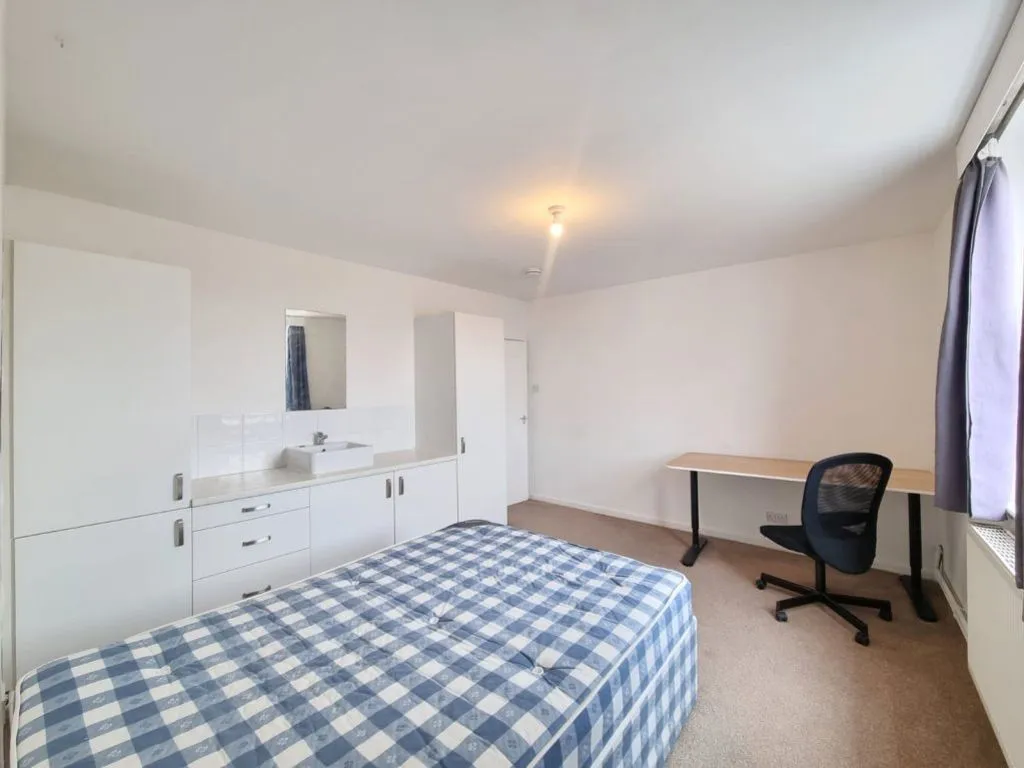 Church Gate, Derby, DE74, photo 2