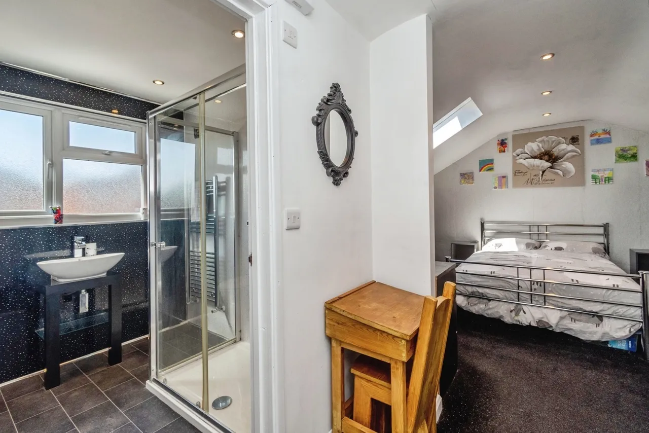 Mount Close, Cheslyn Hay, Walsall, WS6, photo 4