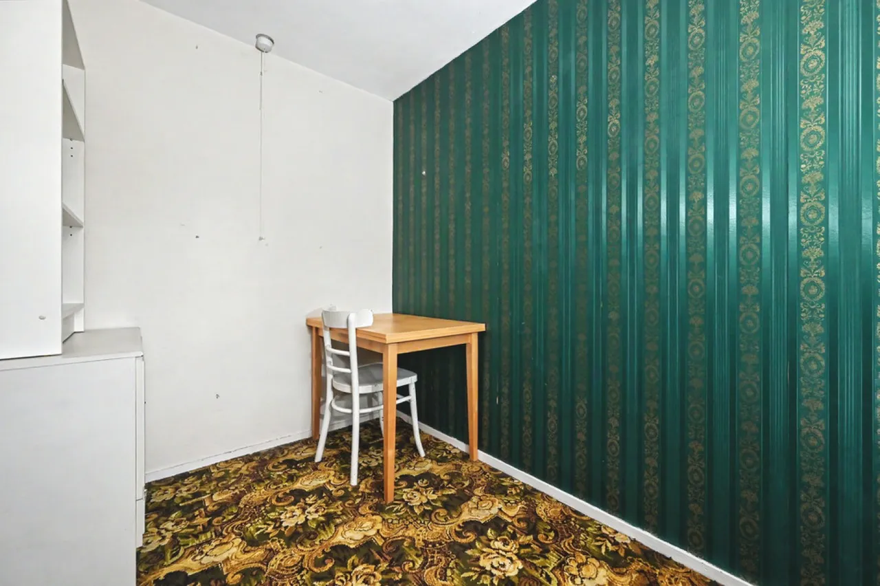 Brocton Walk, Blurton, Stoke-on-Trent, photo 8