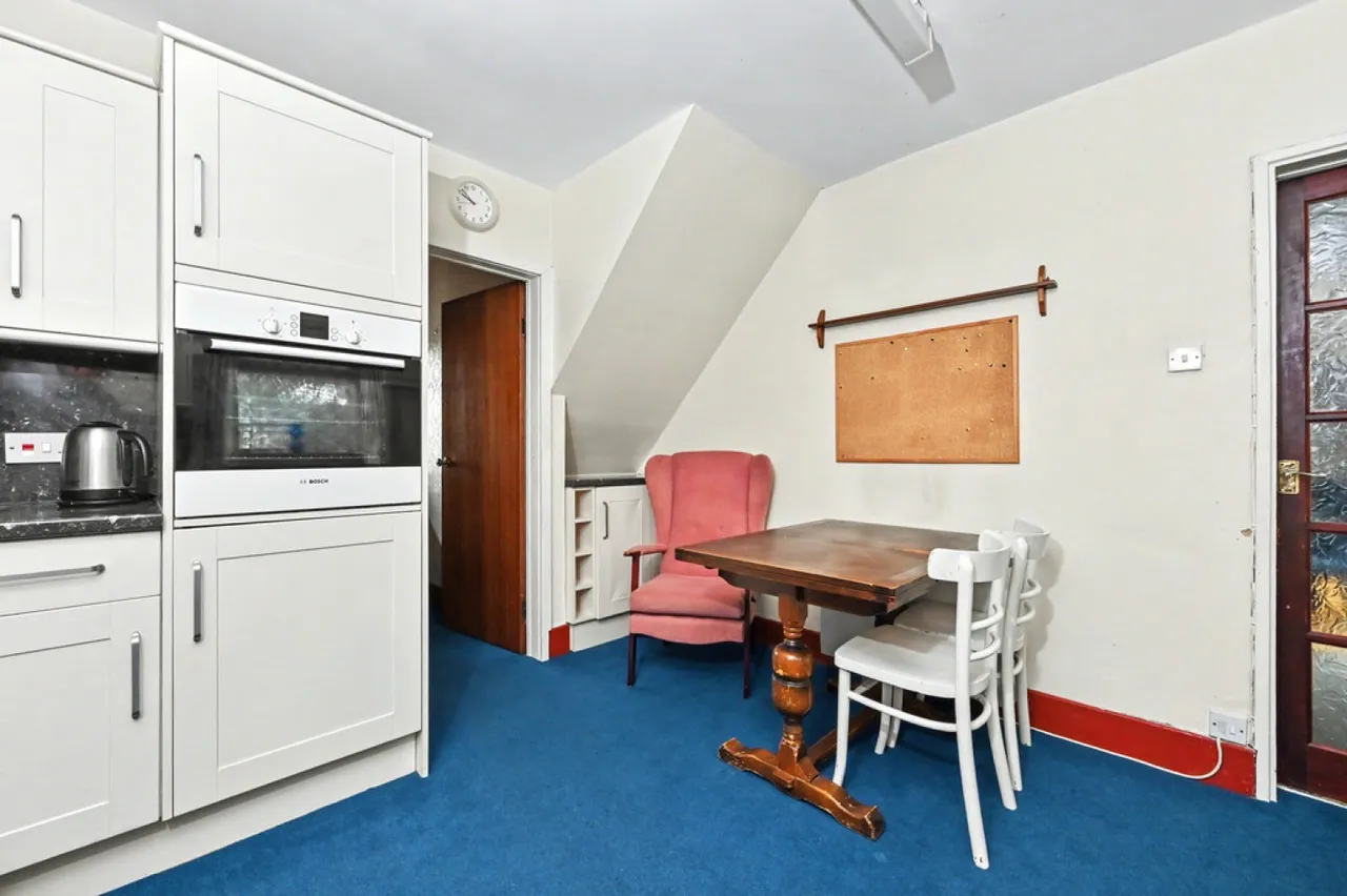 Brocton Walk, Blurton, Stoke-on-Trent, photo 4