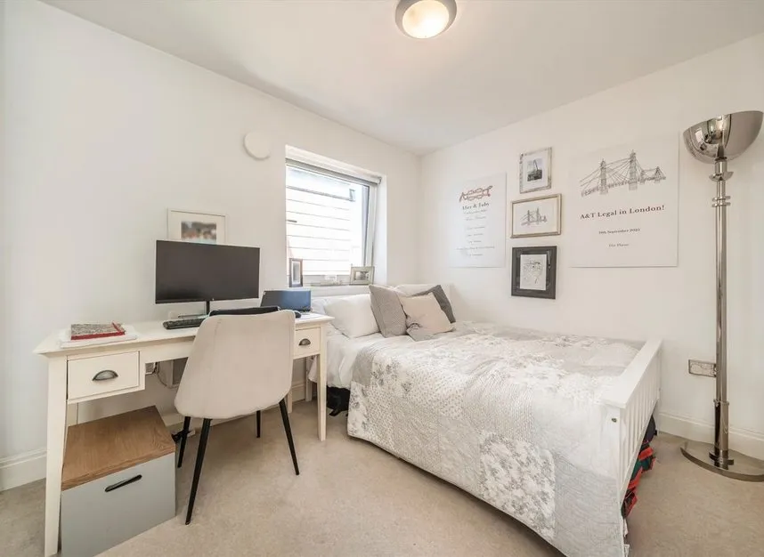 Holland Gardens, Brentford, TW8, photo 5