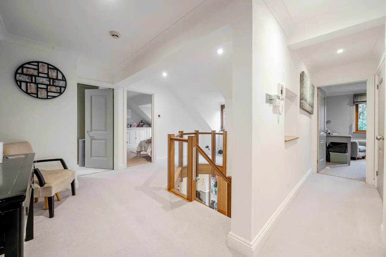 Woodland Way, Kingswood, KT20, photo 27