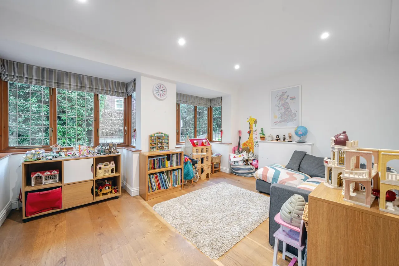 Woodland Way, Kingswood, KT20, photo 17