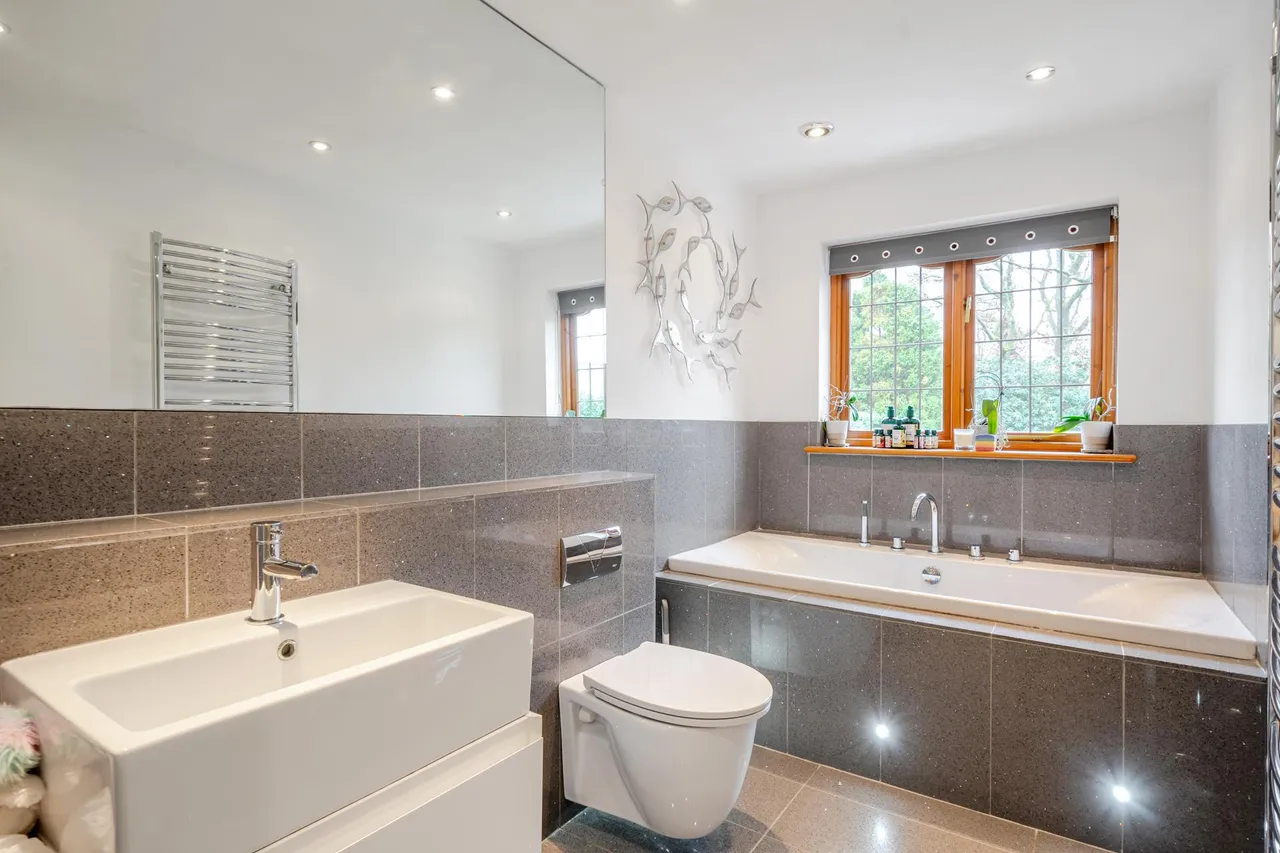 Woodland Way, Kingswood, KT20, photo 32