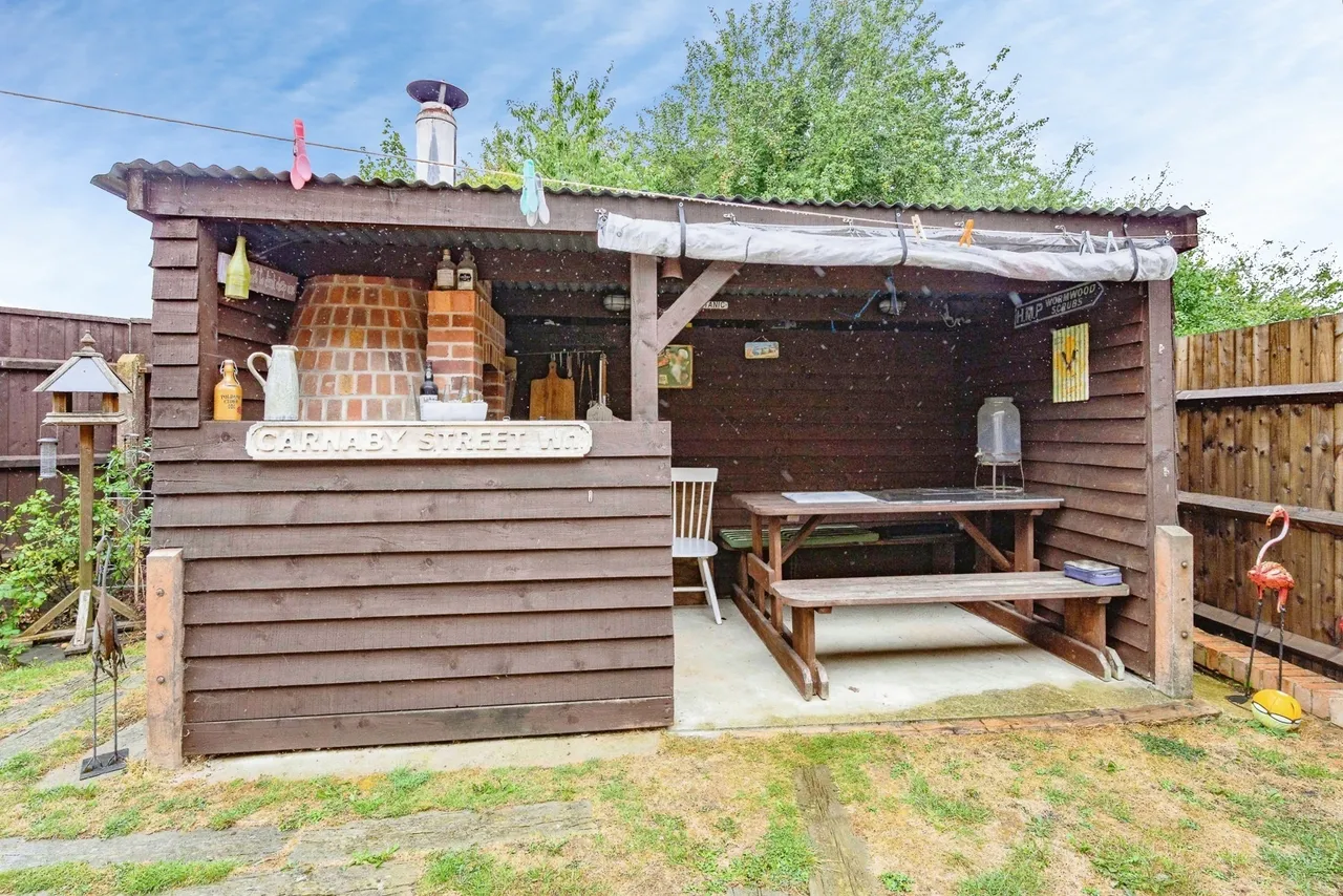 Bembridge Gardens, Luton, Bedfordshire, LU3, photo 12