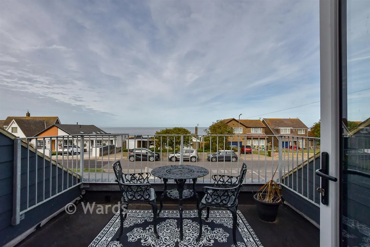 Epple Bay Avenue, Birchington, CT7, photo 9