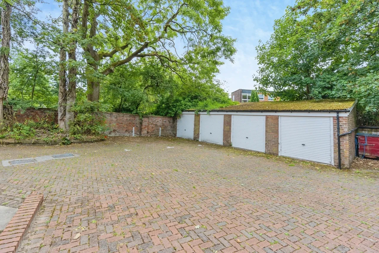 Edge Lane, Chorlton, Manchester, M21, photo 15