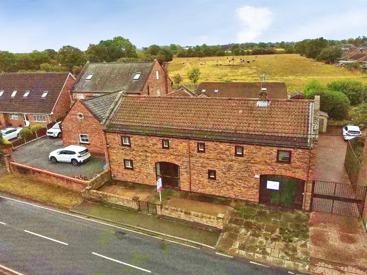 Main Street, Pollington, DN14, photo 34