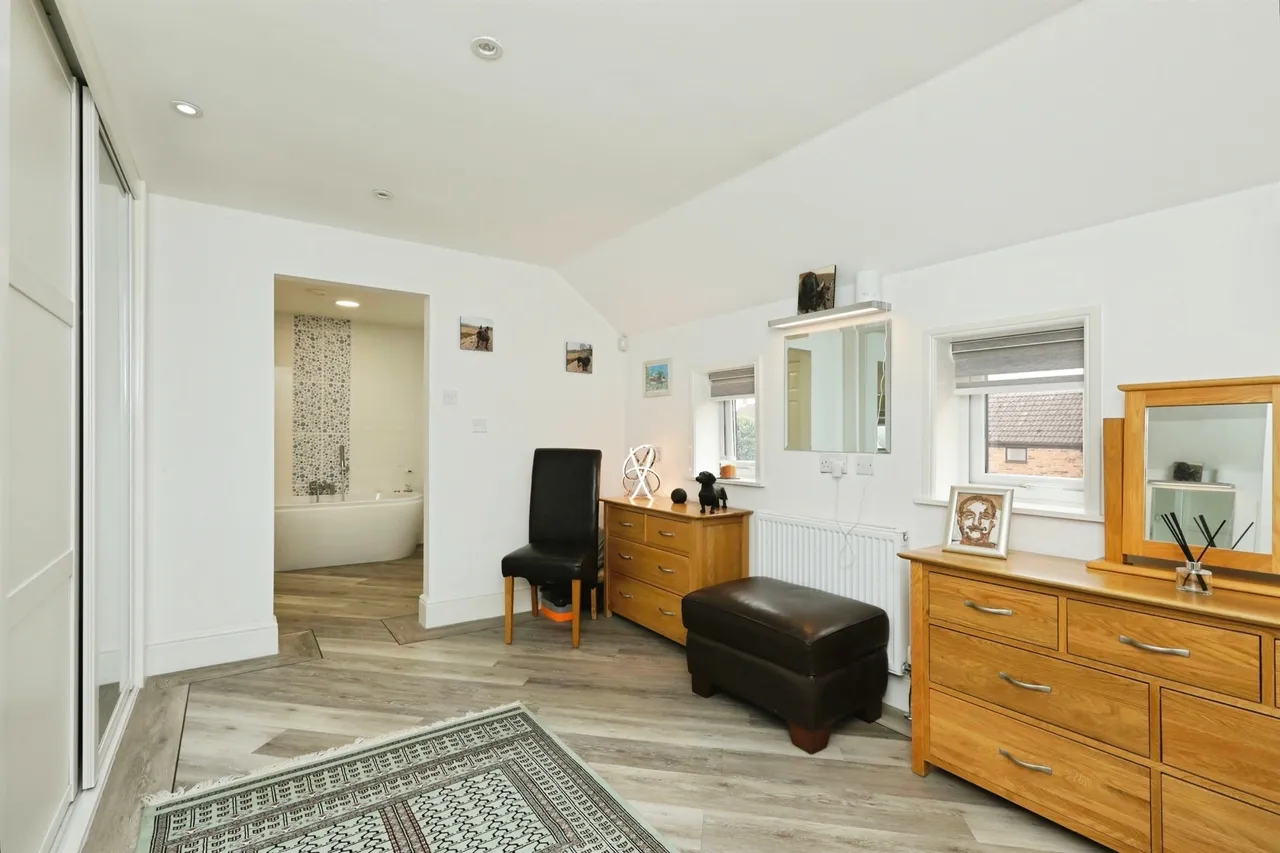 Main Street, Pollington, DN14, photo 14