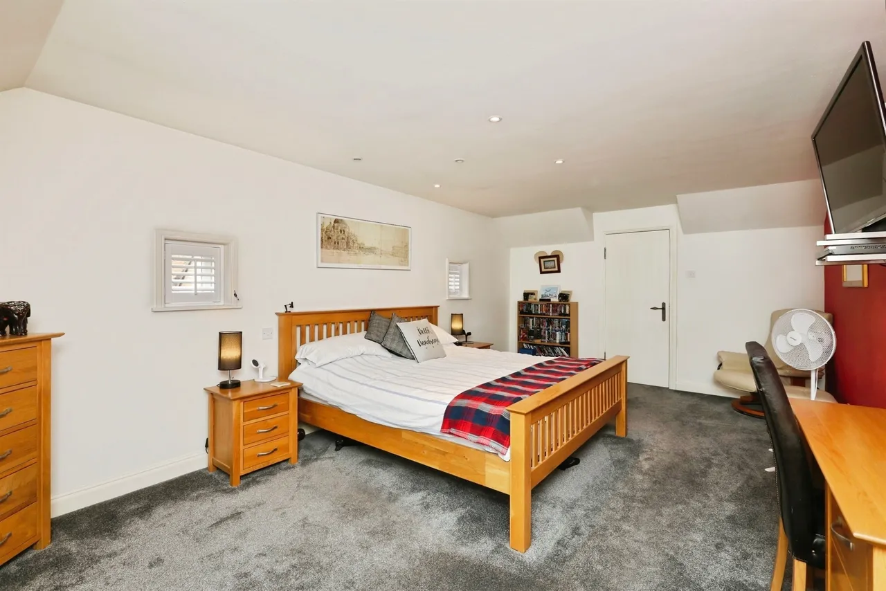 Main Street, Pollington, DN14, photo 11