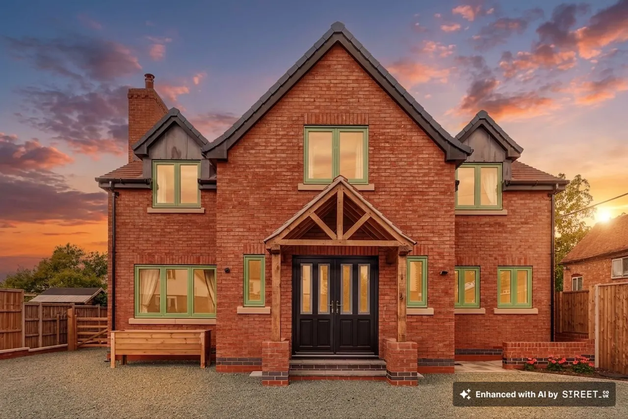 5 bed house for sale — Devlin House, Eathorpe, Leamington Spa, CV33 9DE