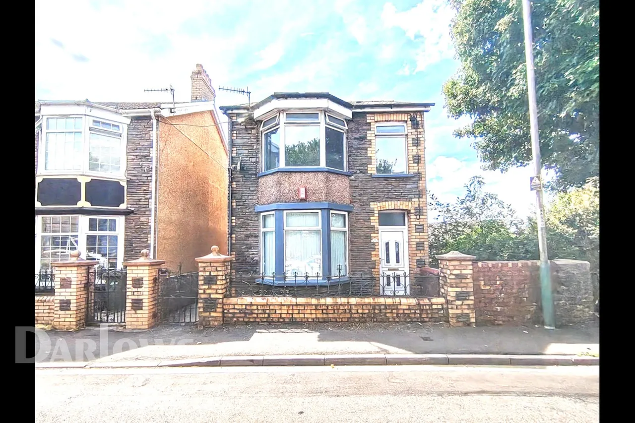3 bed house for sale, Church Street, Tredegar