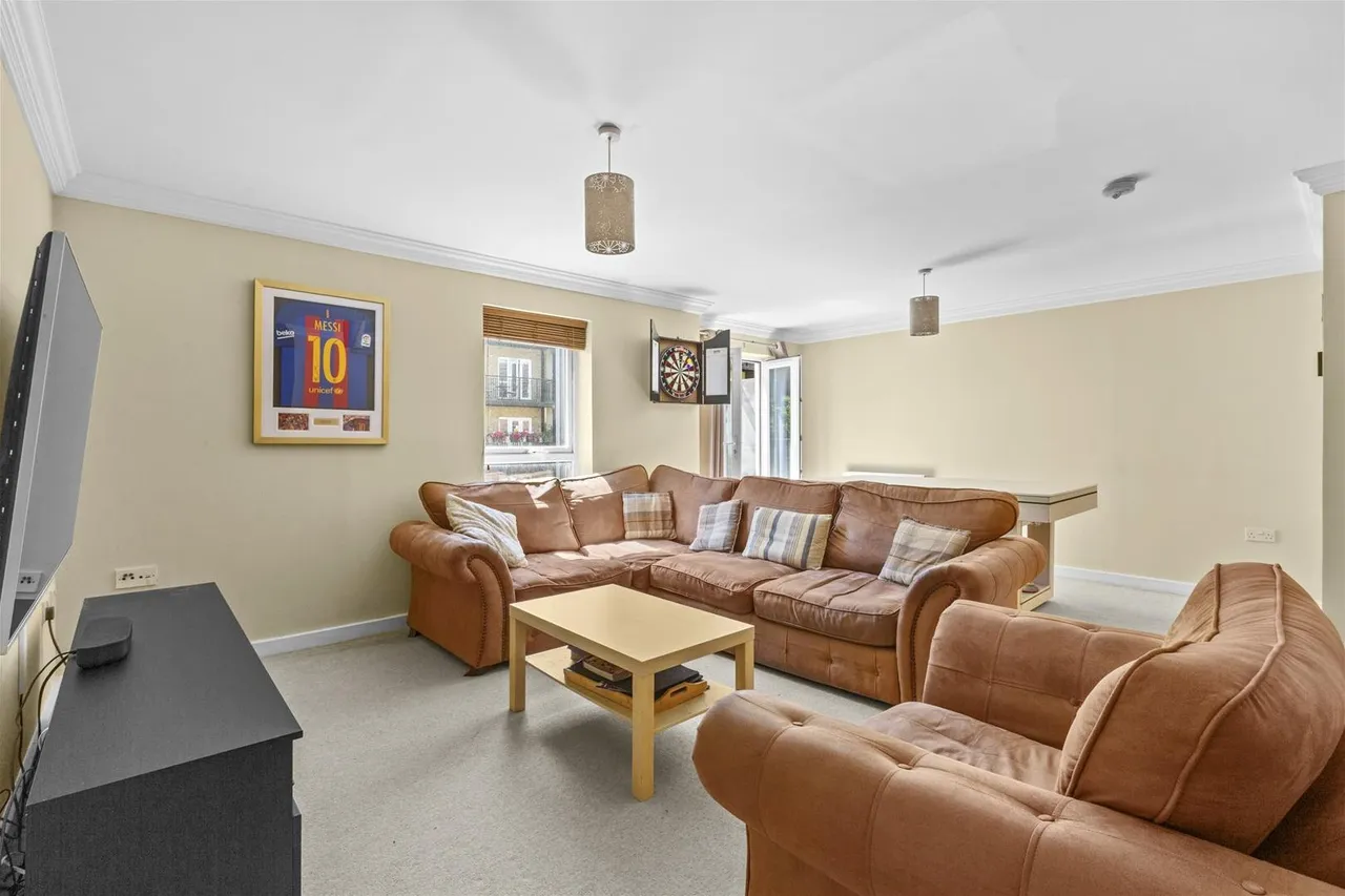 Tadros Court, High Wycombe, HP13, photo 2