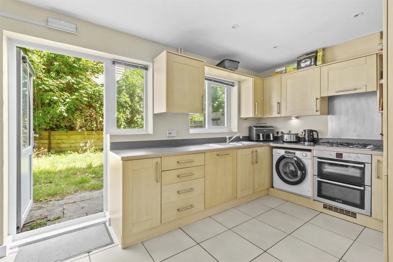 Tadros Court, High Wycombe, HP13, photo 4
