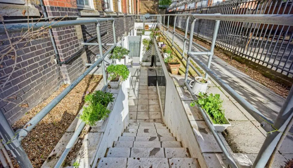 49a Grenier Apartments, 18 Gervase Street, London, photo 12