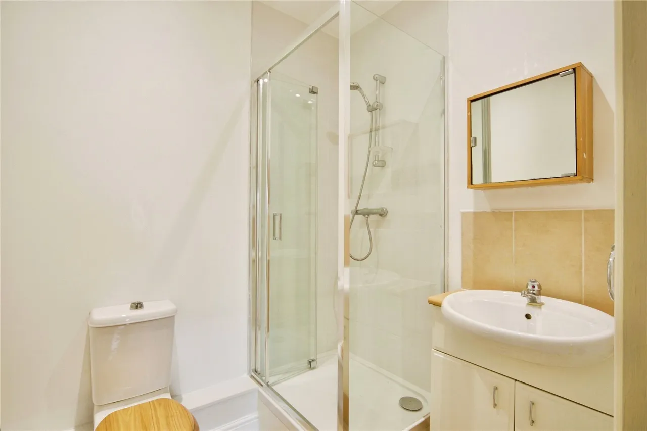High Road, LONDON, London, N12, photo 9