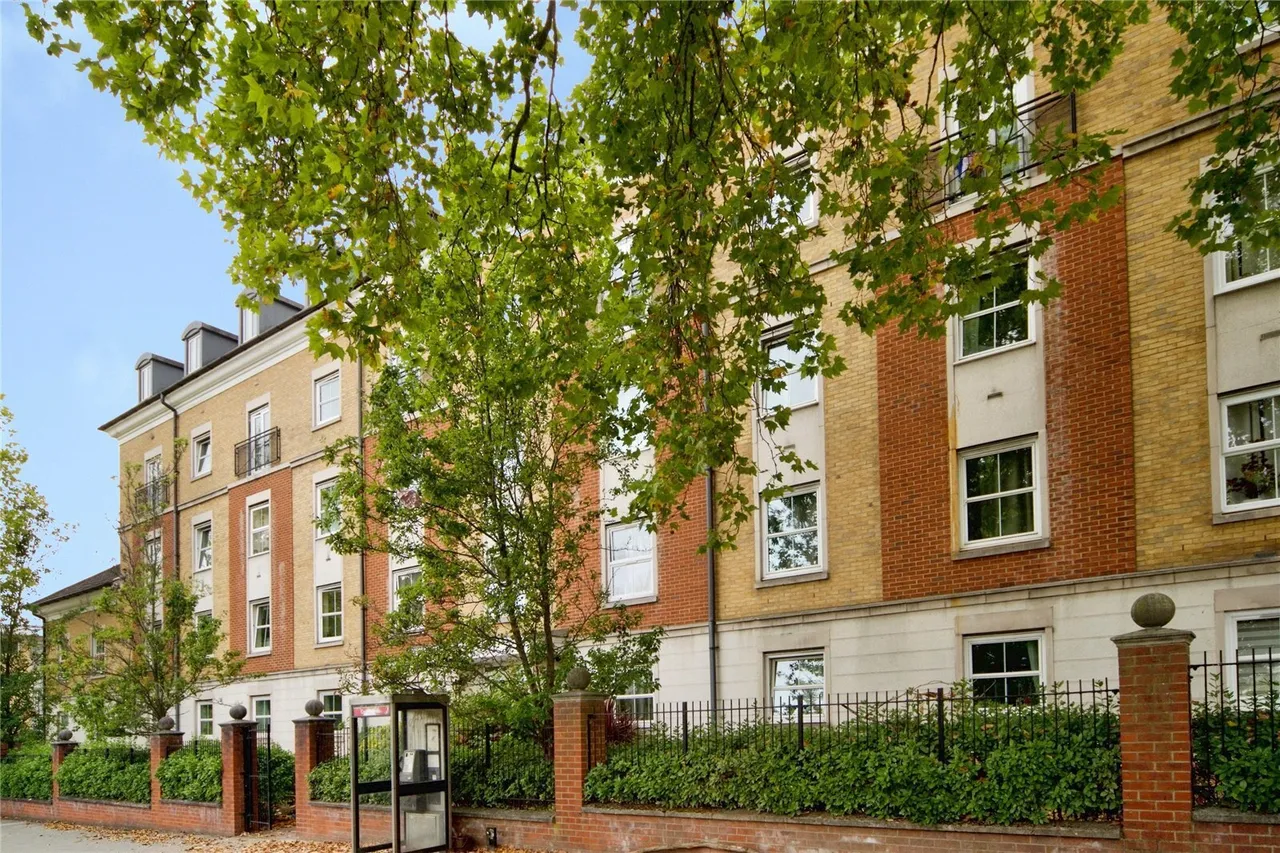 High Road, LONDON, London, N12, photo 16