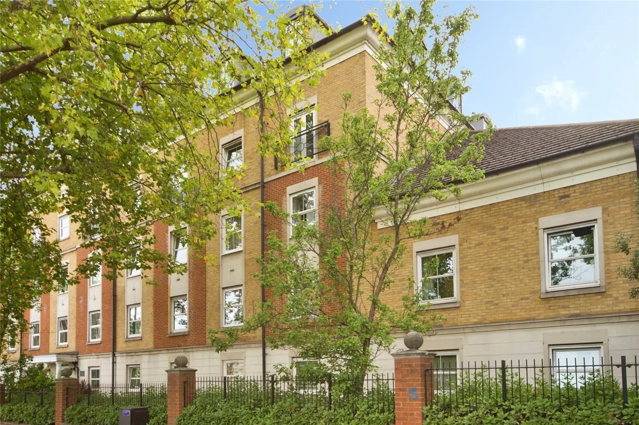 High Road, LONDON, London, N12, photo 17
