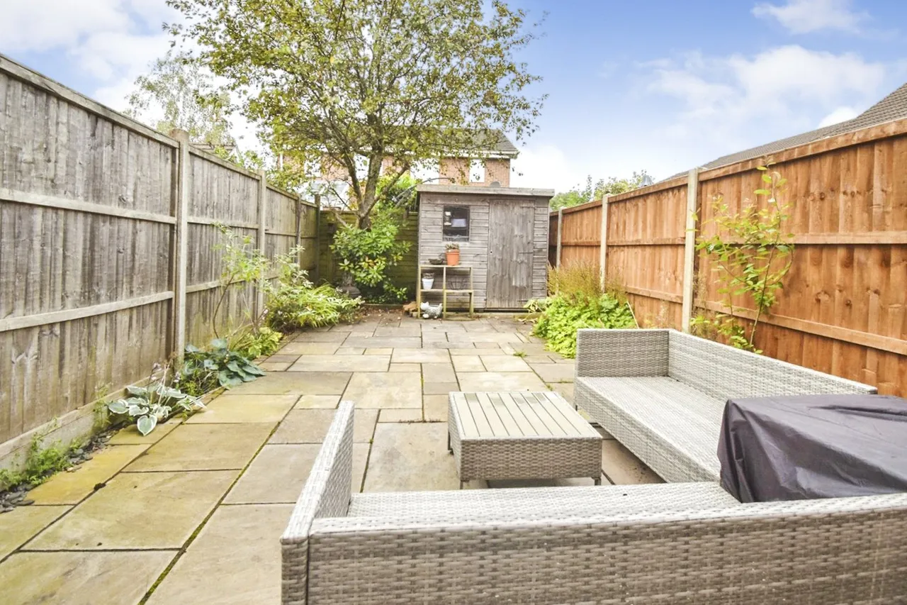 Gloster Close, Ash Vale, Aldershot, Surrey, GU12 5SS, photo 4
