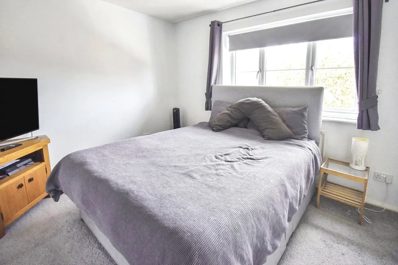 Gloster Close, Ash Vale, Aldershot, Surrey, GU12 5SS, photo 7