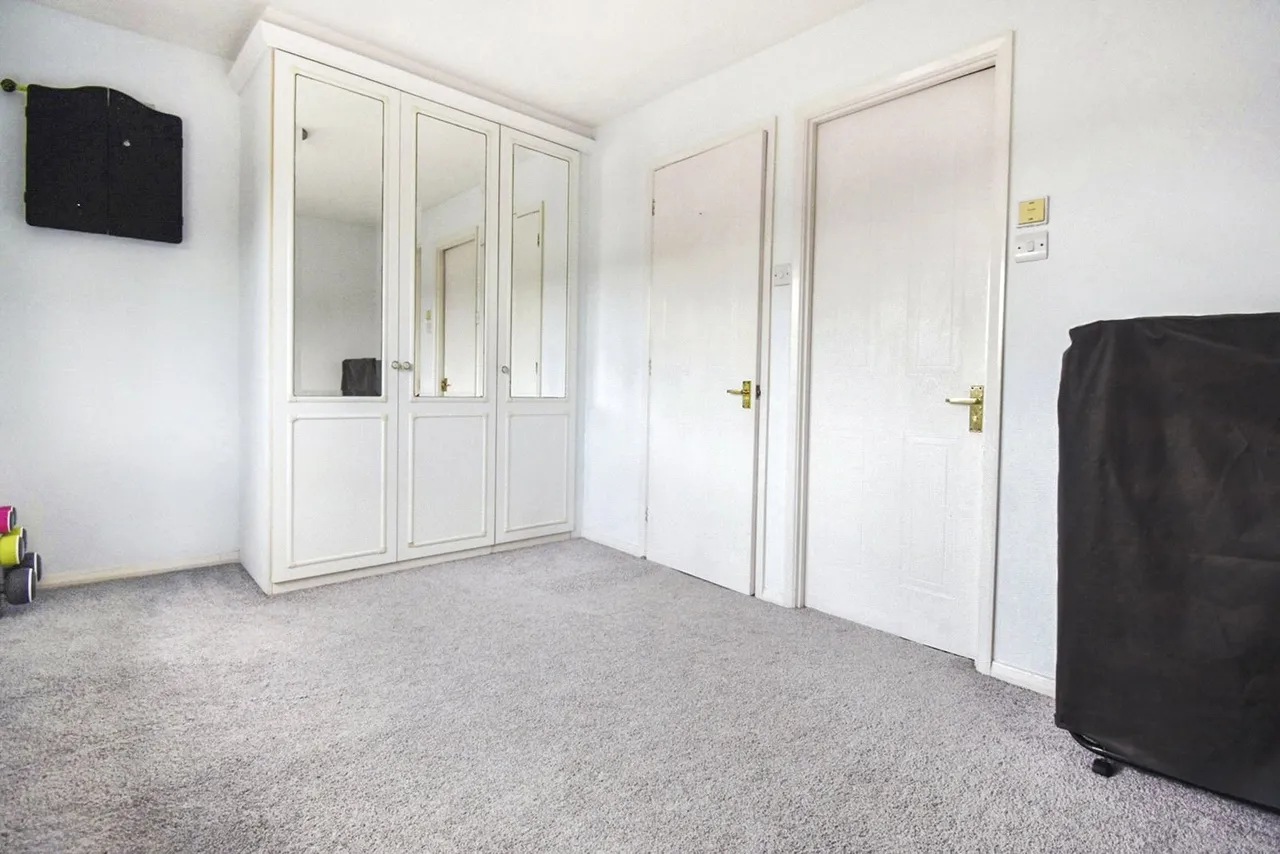 Gloster Close, Ash Vale, Aldershot, Surrey, GU12 5SS, photo 9