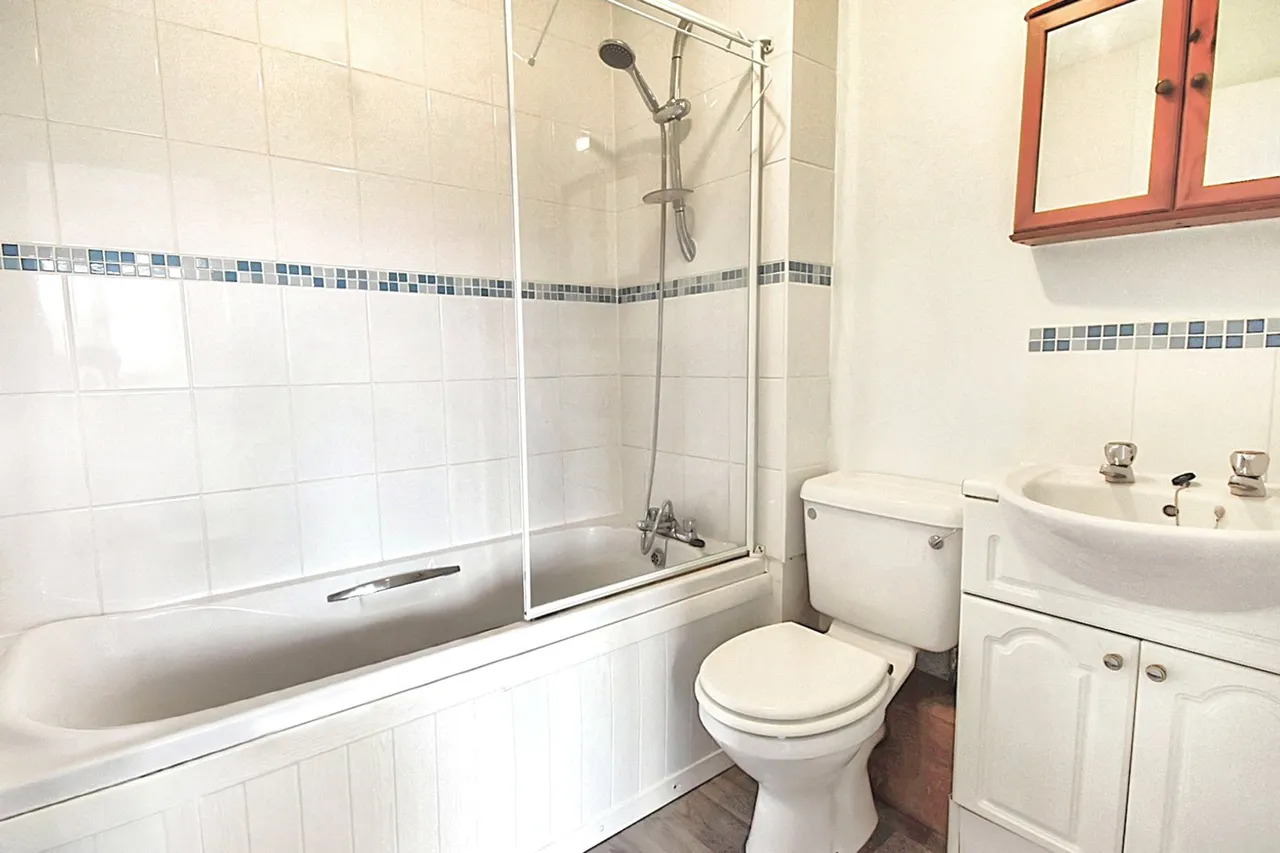 Gloster Close, Ash Vale, Aldershot, Surrey, GU12 5SS, photo 8