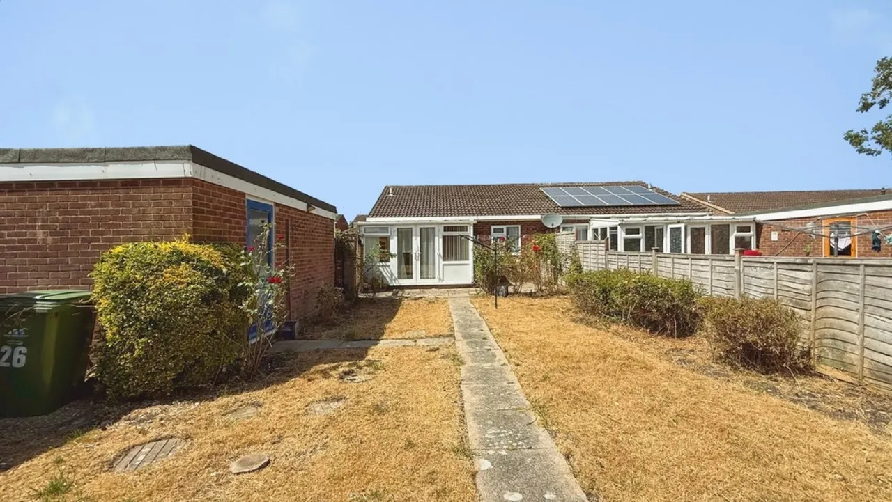 Silbury Close, Westbury, photo 11
