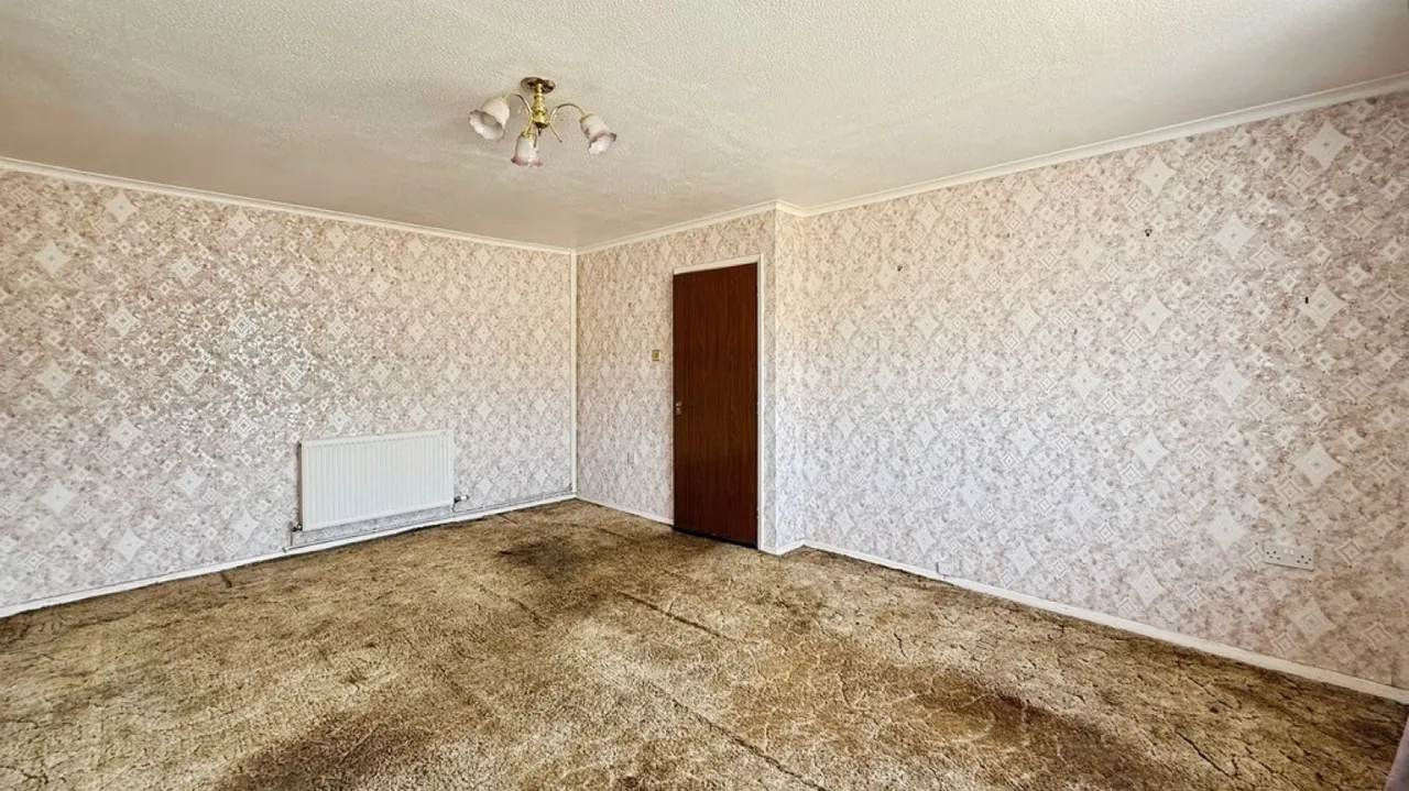 Silbury Close, Westbury, photo 4