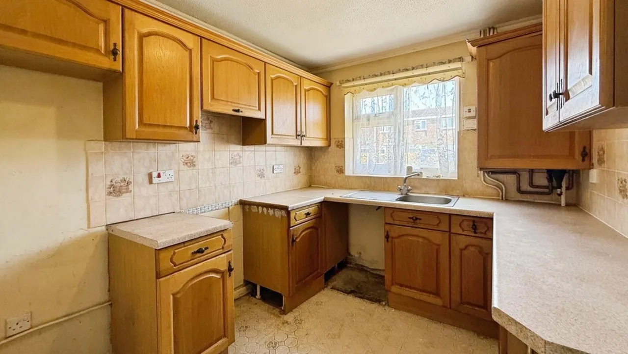 Silbury Close, Westbury, photo 5