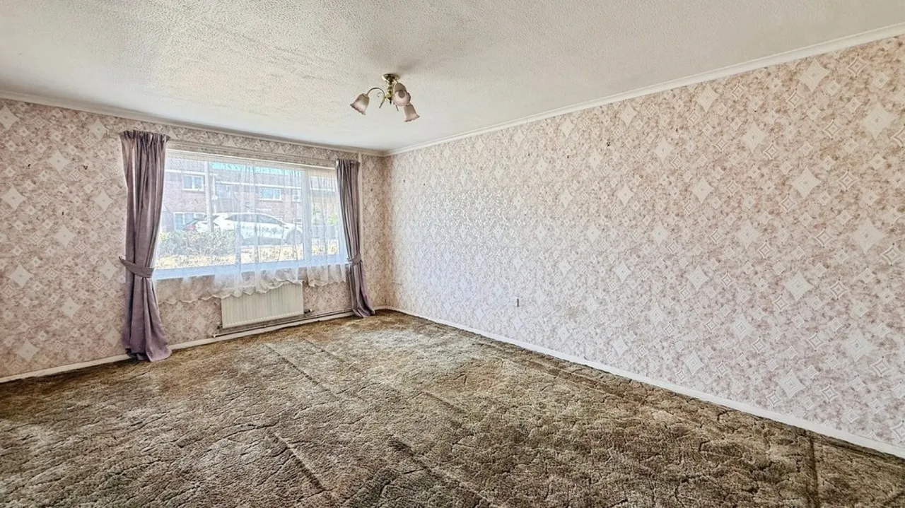 Silbury Close, Westbury, photo 3