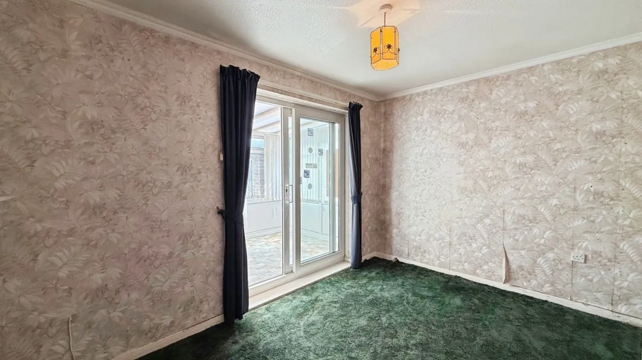Silbury Close, Westbury, photo 9