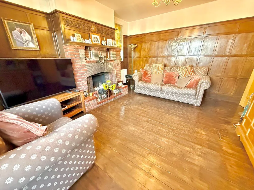 Elmwood Crescent, Luton LU2 7HY, photo 14
