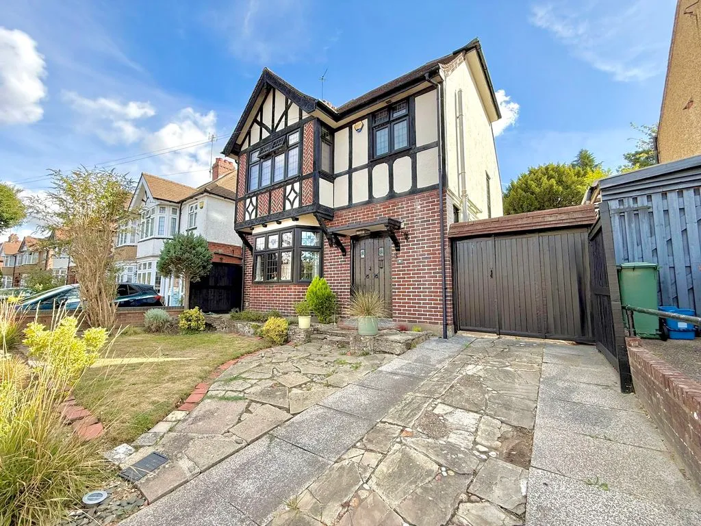 Elmwood Crescent, Luton LU2 7HY, photo 29
