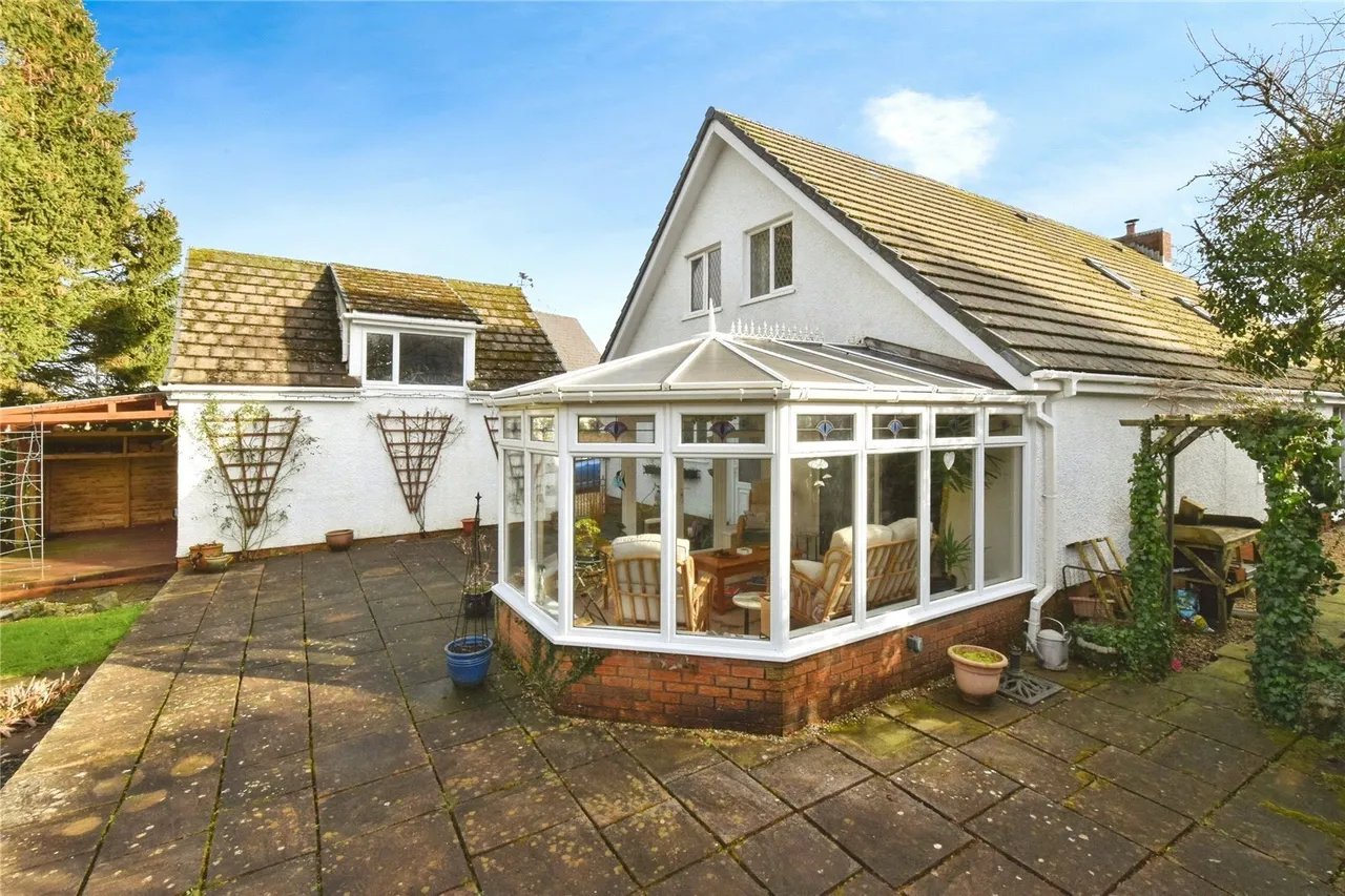 Milo, Llandybie, SA18, photo 12