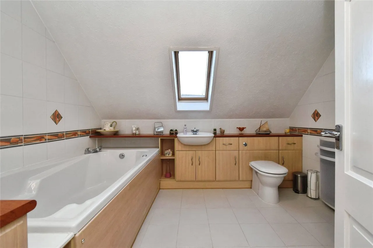 Milo, Llandybie, SA18, photo 14