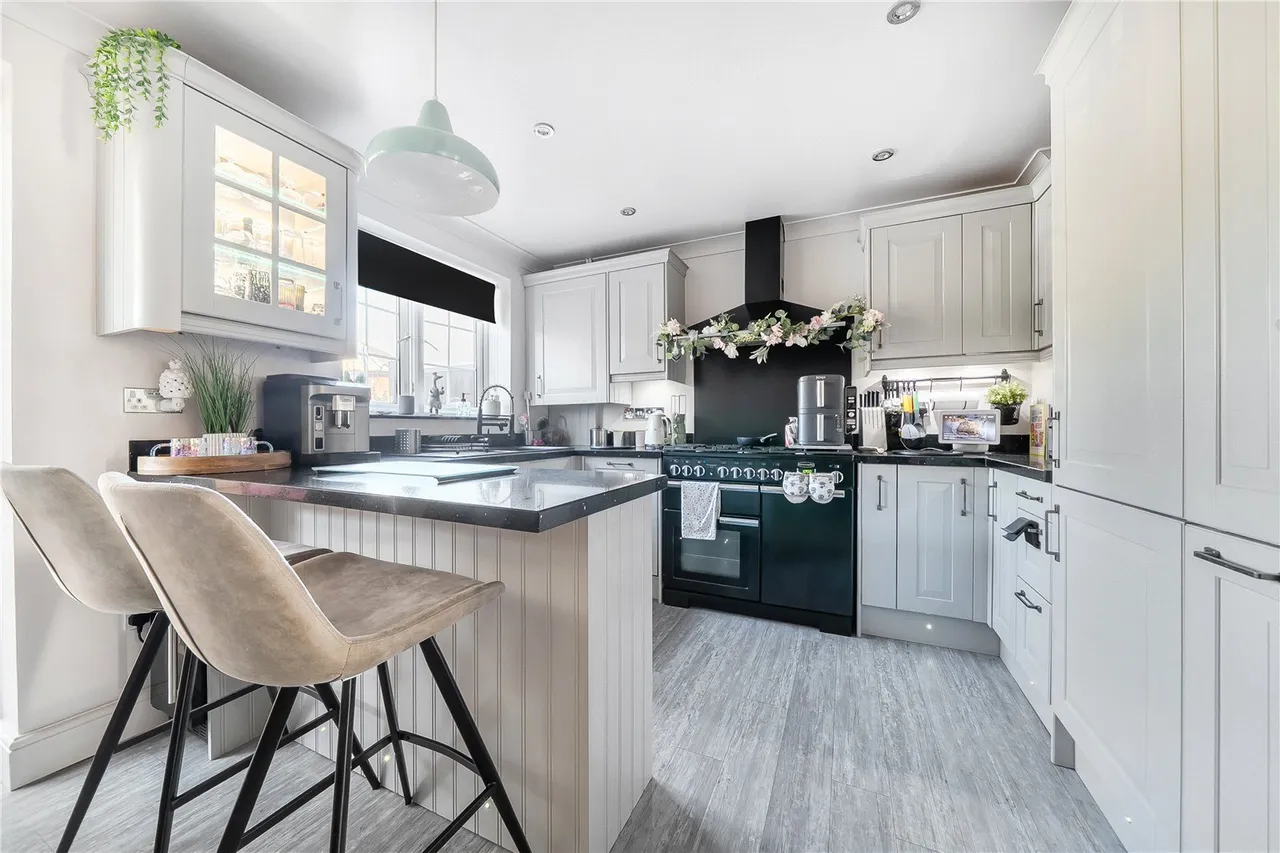 Yeates Drive, Sittingbourne, ME10, photo 5