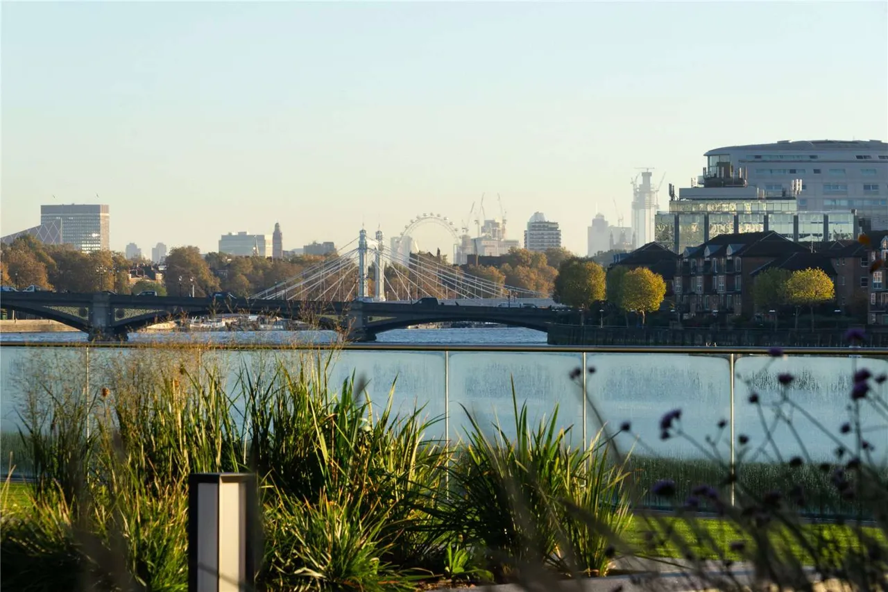 1 bed new development for sale — Tower West, Chelsea Waterfront, Waterfront Drive, London, SW10 0BF