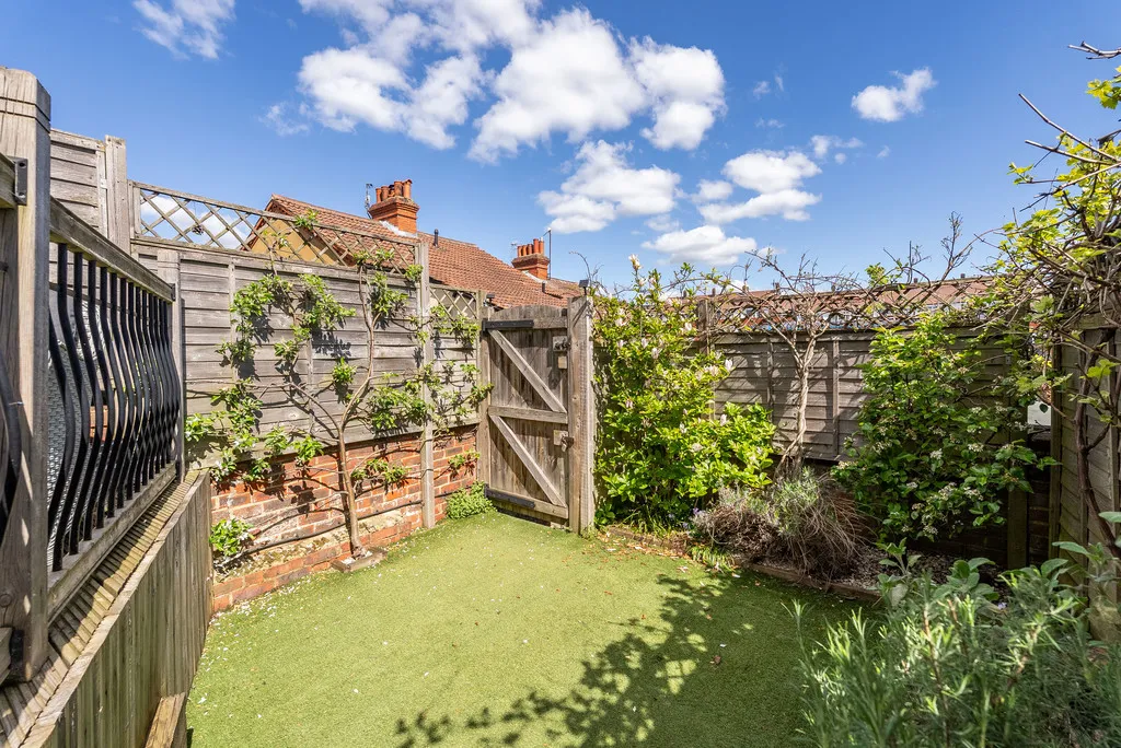 Dene Street Gardens, Dorking, RH4, photo 4