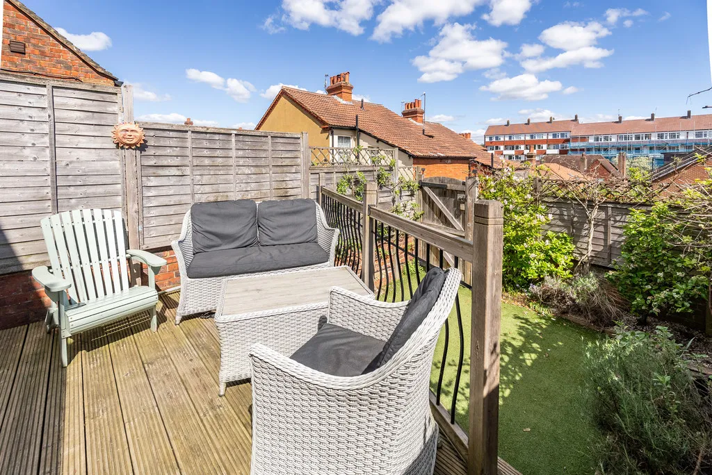 Dene Street Gardens, Dorking, RH4, photo 7