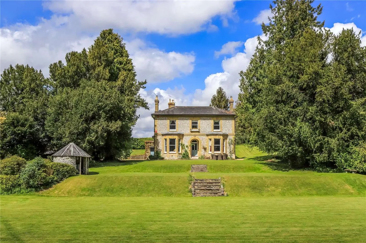 Petersfield Road, Ropley, Alresford, Hampshire, SO24 0ET, photo 11