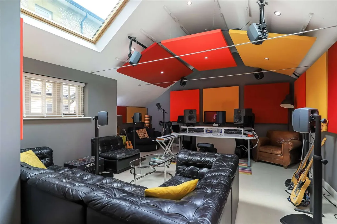 Petersfield Road, Ropley, Alresford, Hampshire, SO24 0ET, photo 6